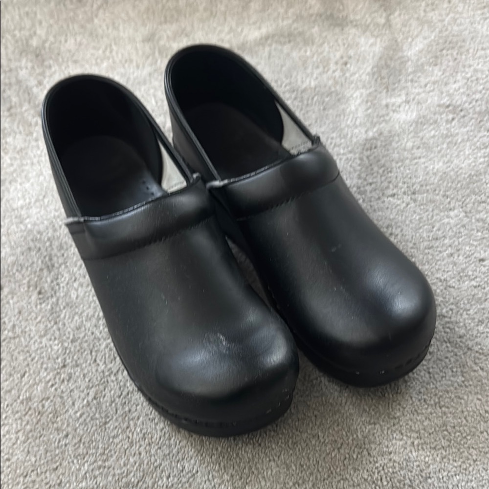 Dansko Black Professional Clogs Slip-On Comfort